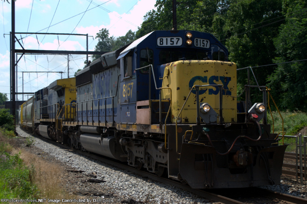 CSX SD40-2 8157 leads Q418-01